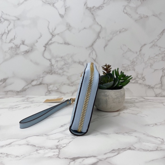 Michael Kors JST Large Flat Phone Wallet - Picture 8 of 8